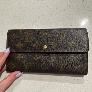 Vintage Louis Vuitton Wallet - fantastic condition!